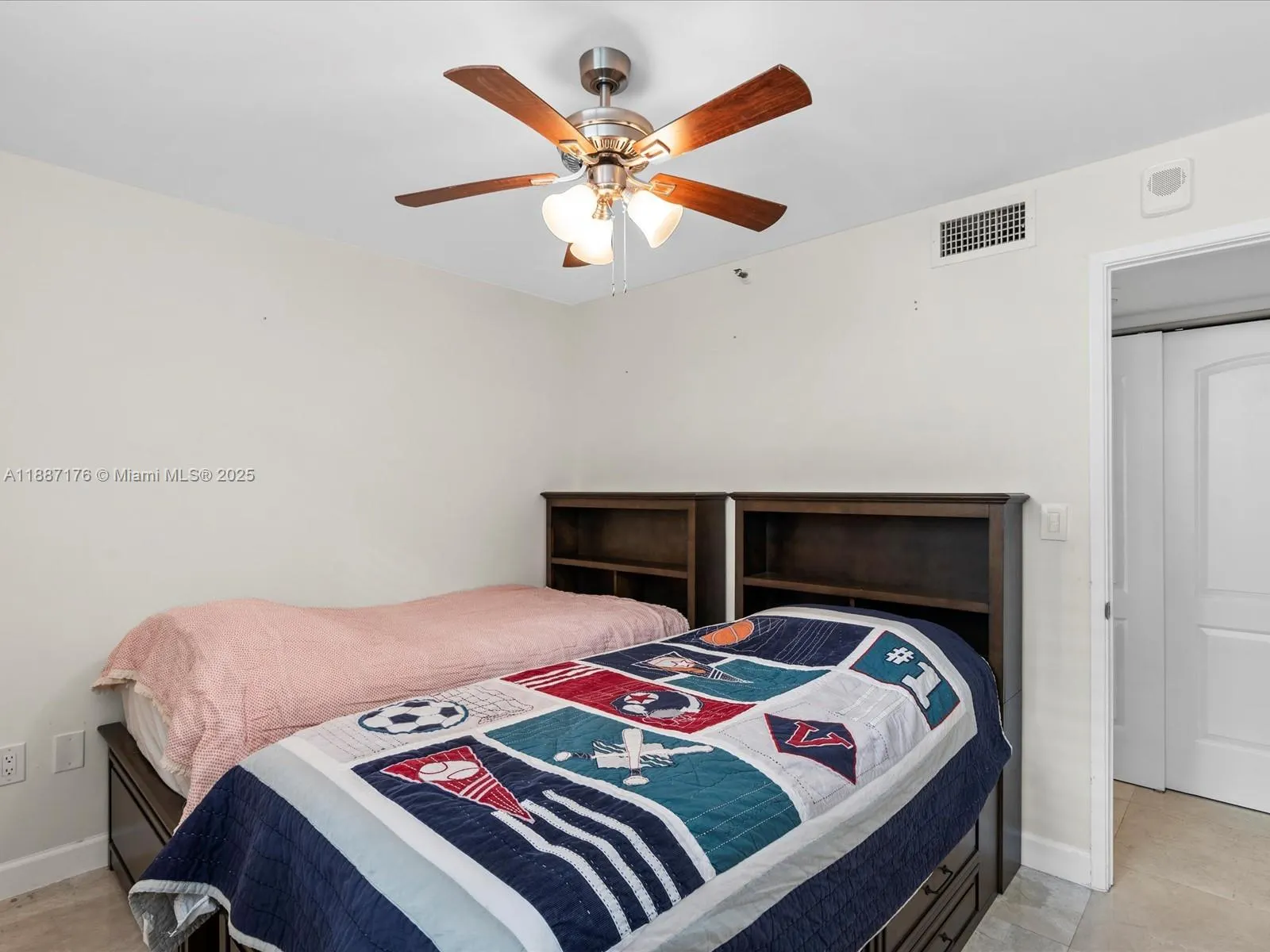1623 Collins Ave, #215