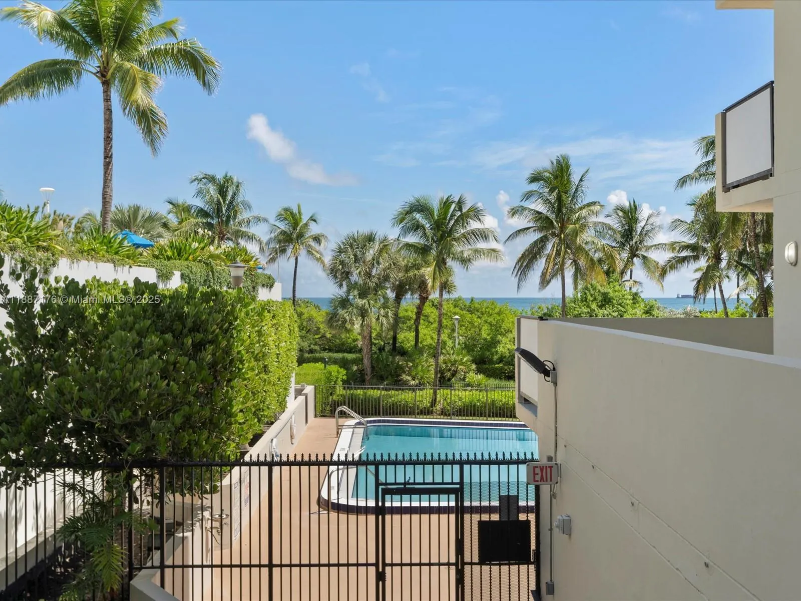 1623 Collins Ave, #215