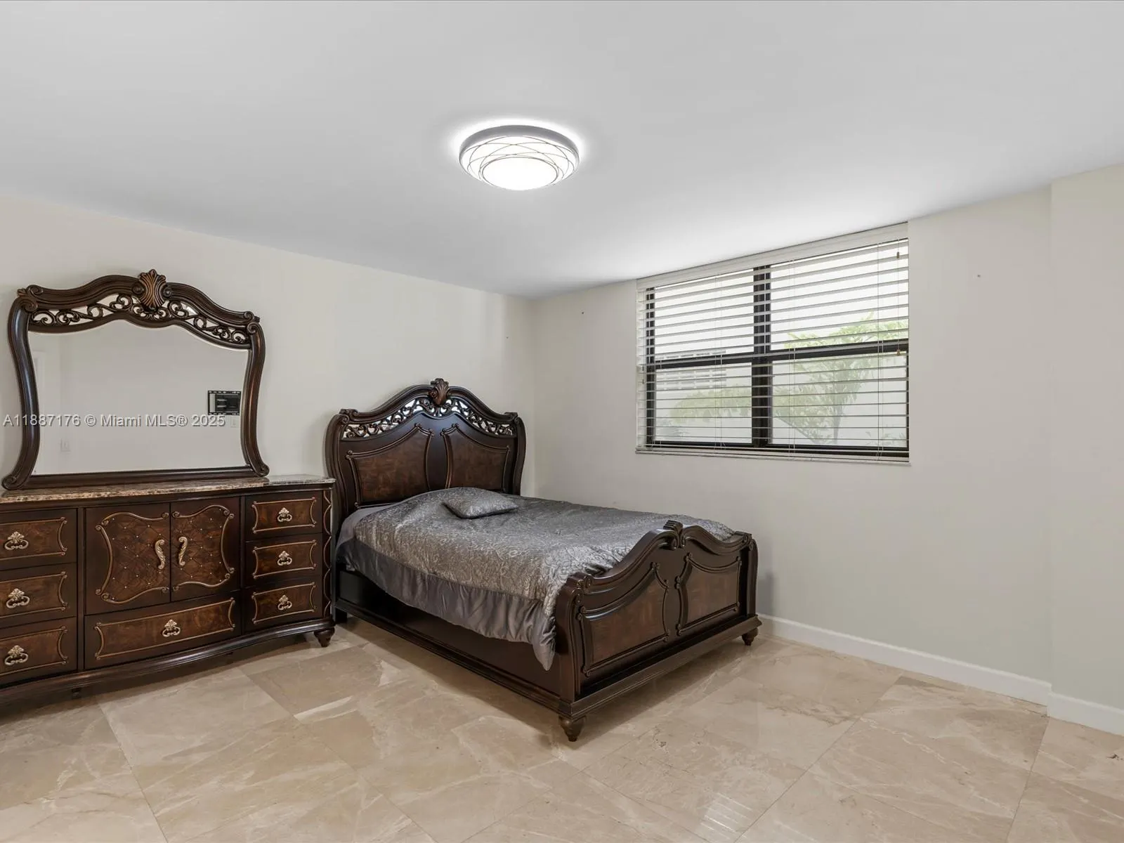 1623 Collins Ave, #215