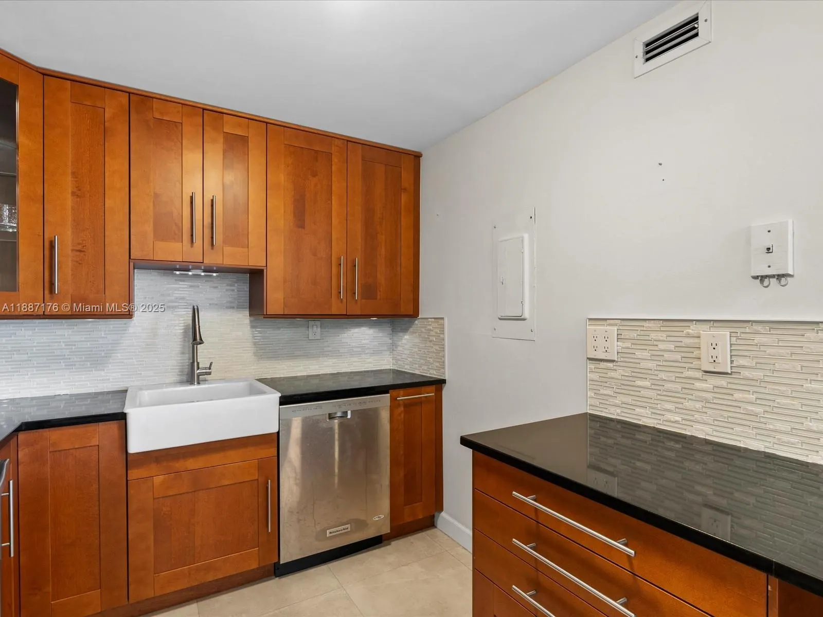 1623 Collins Ave, #215