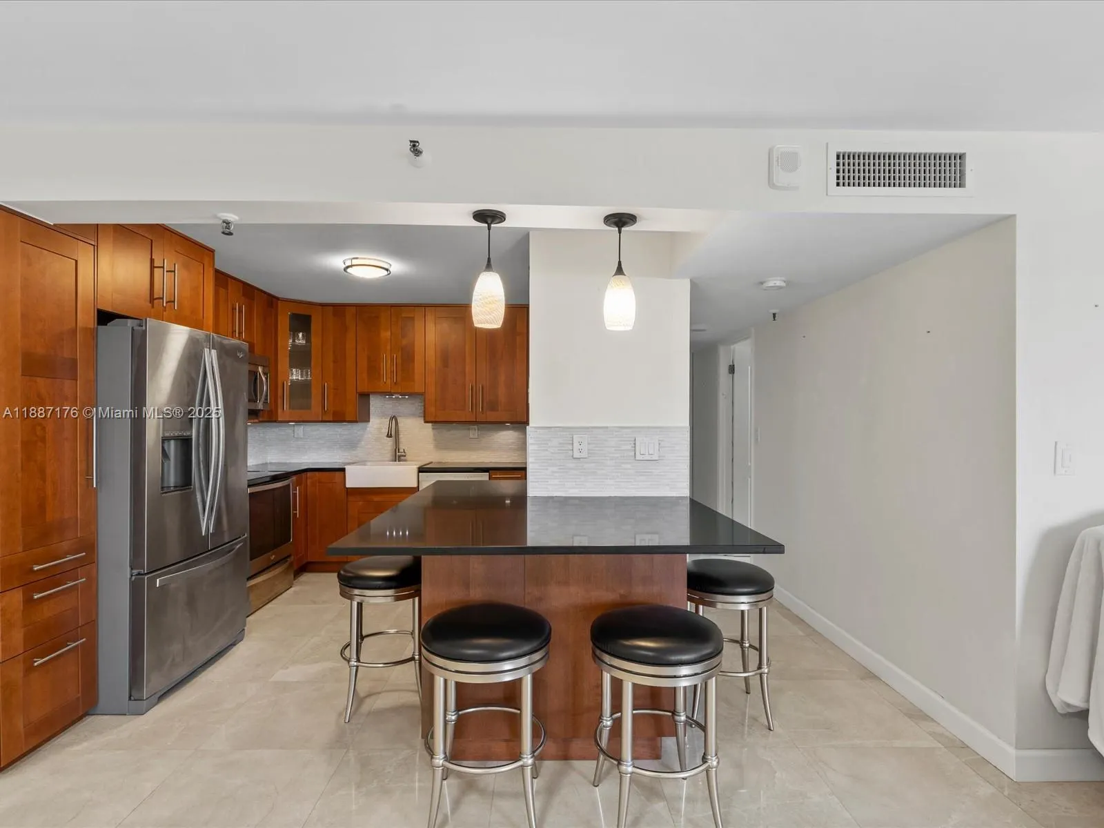 1623 Collins Ave, #215