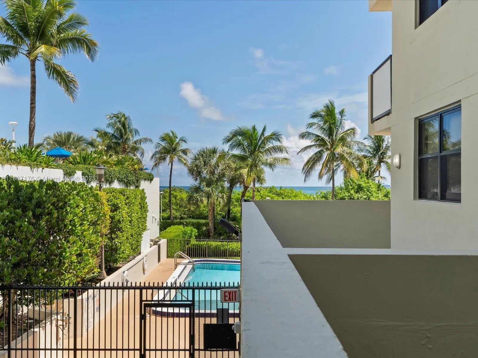 1623 Collins Ave, #215