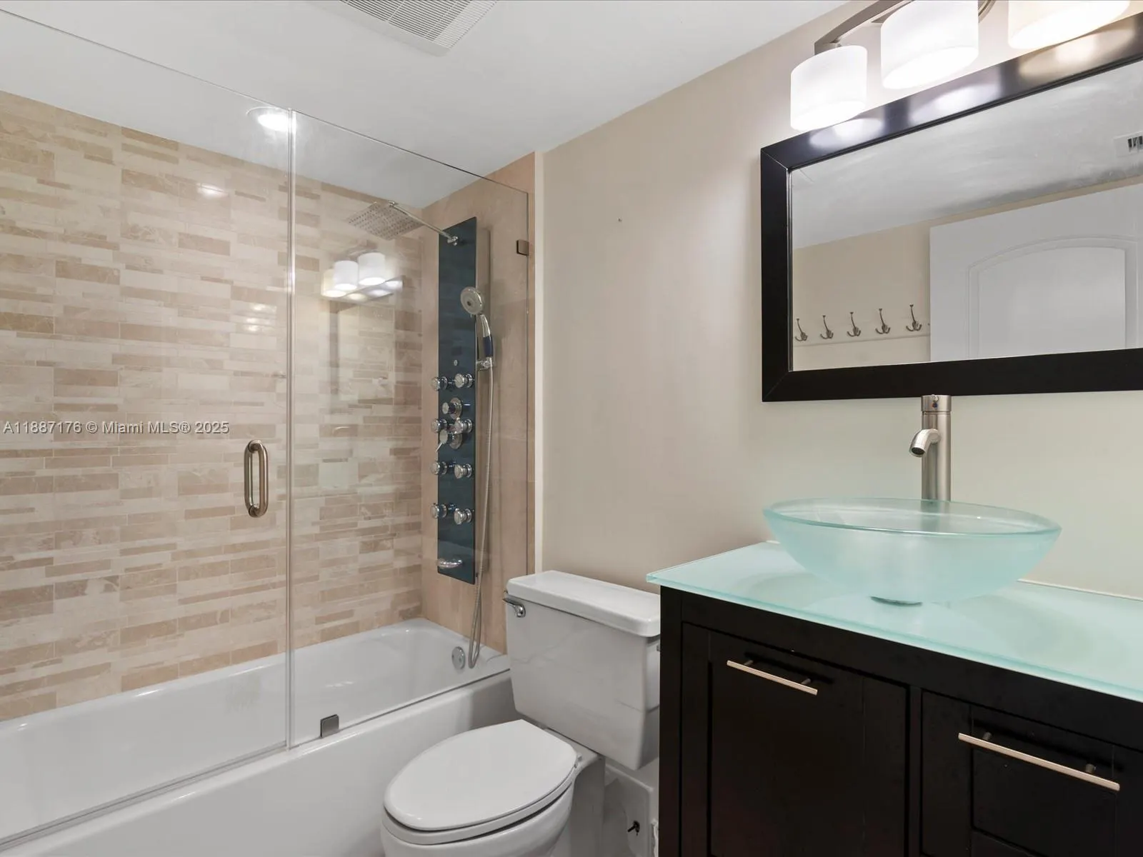 1623 Collins Ave, #215