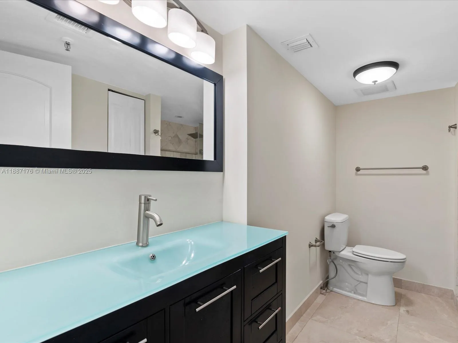 1623 Collins Ave, #215