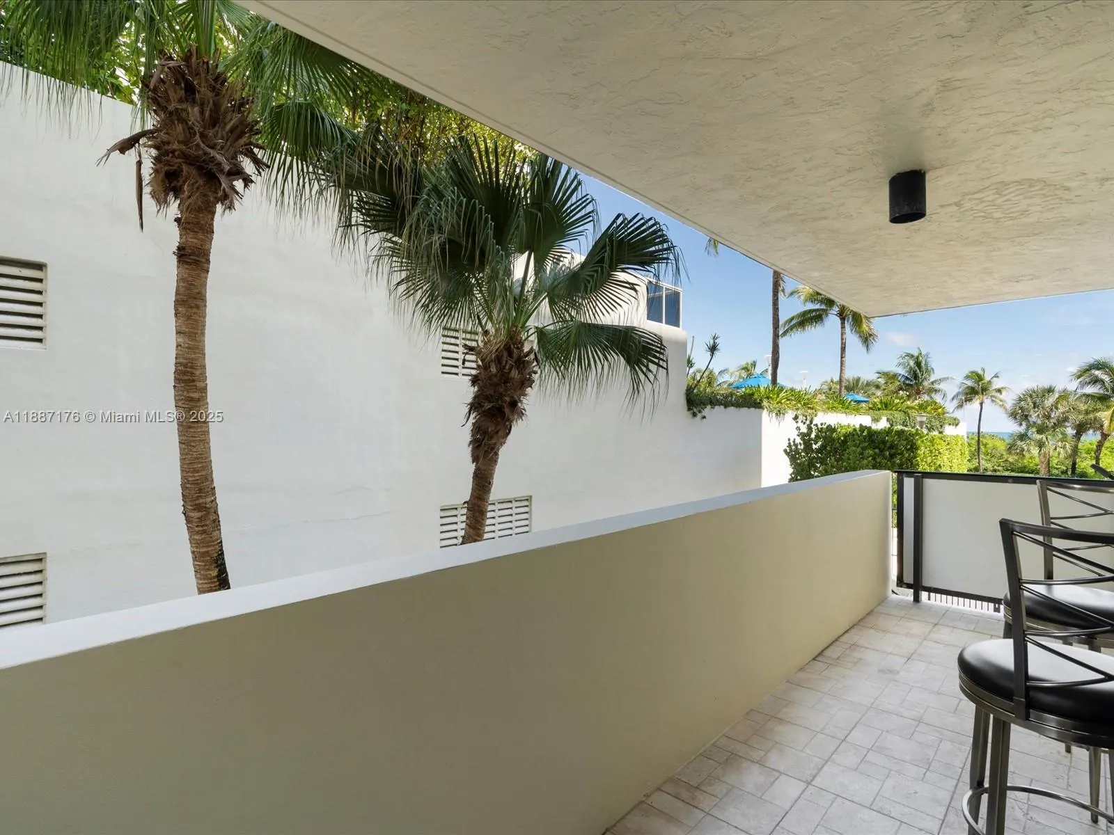 1623 Collins Ave, #215
