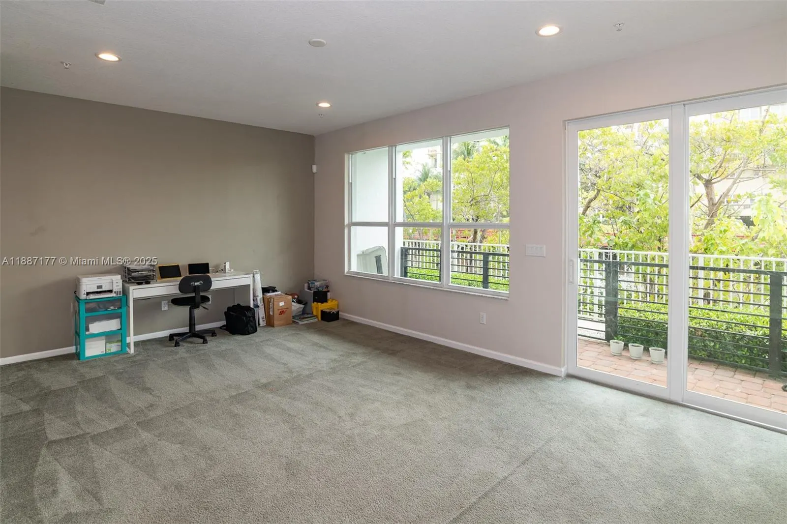 2900 NE 12th Ter, #14