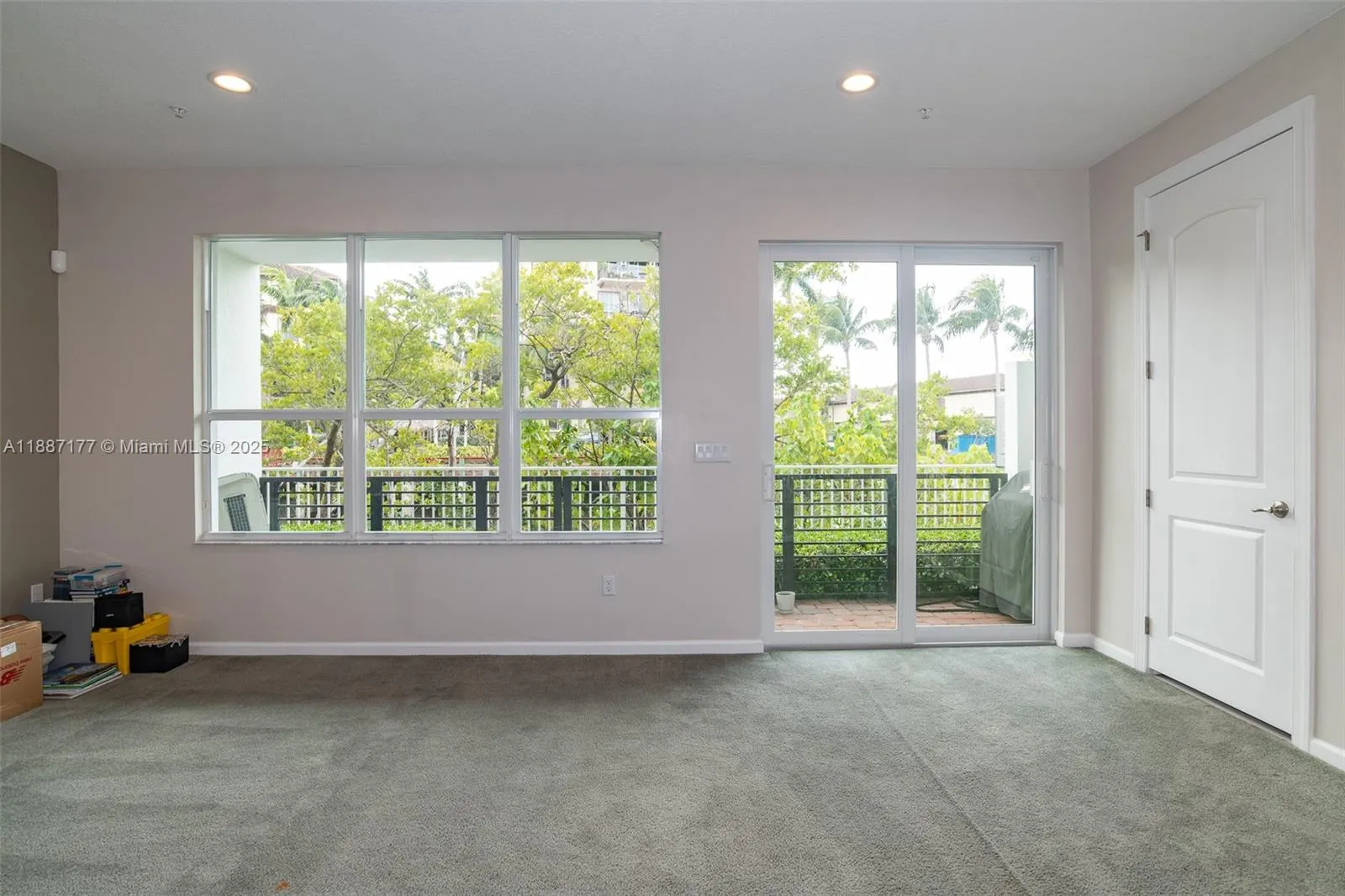 2900 NE 12th Ter, #14