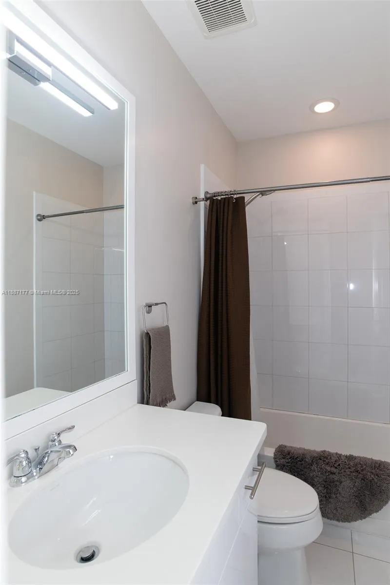 2900 NE 12th Ter, #14
