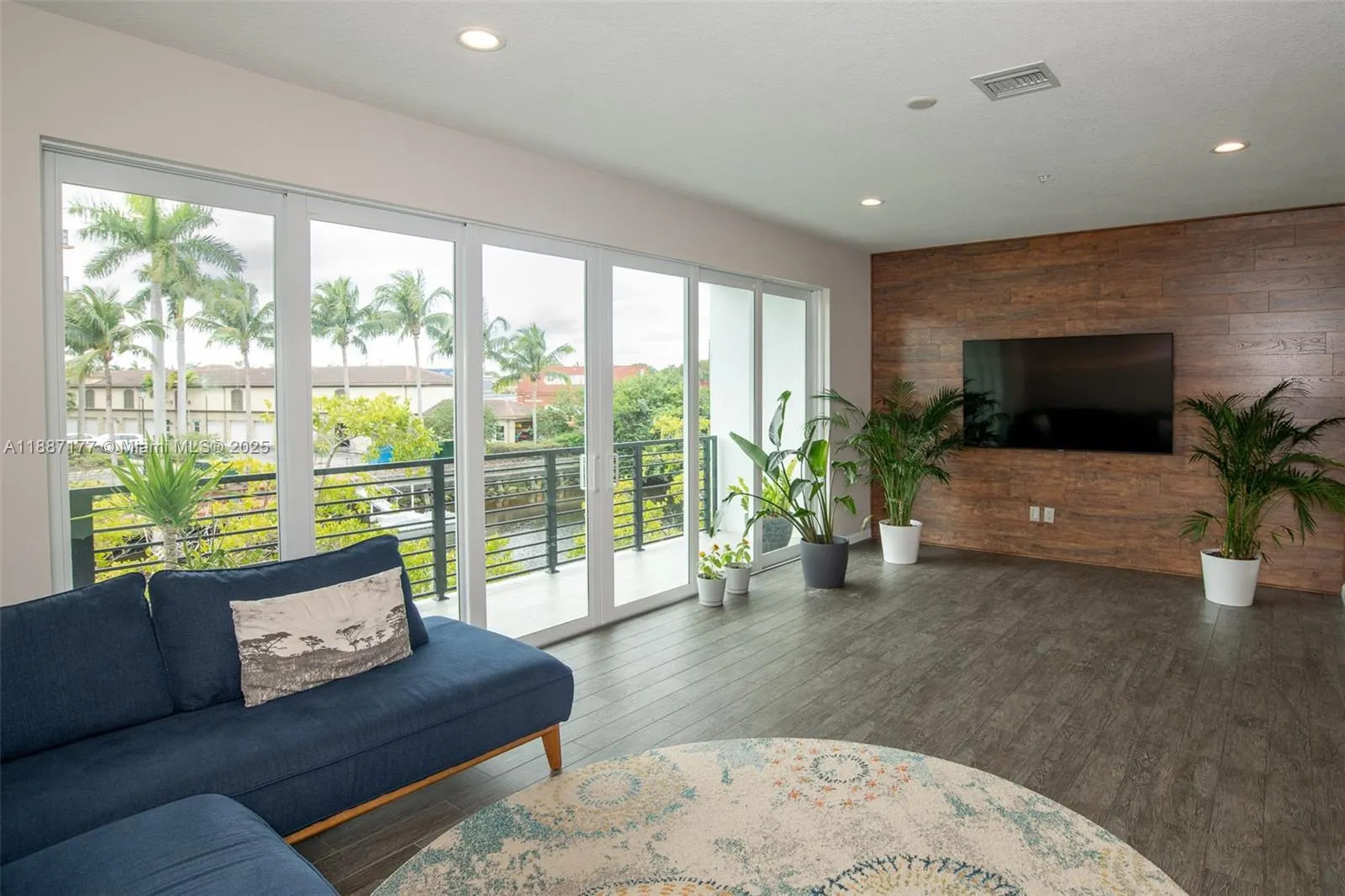 2900 NE 12th Ter, #14