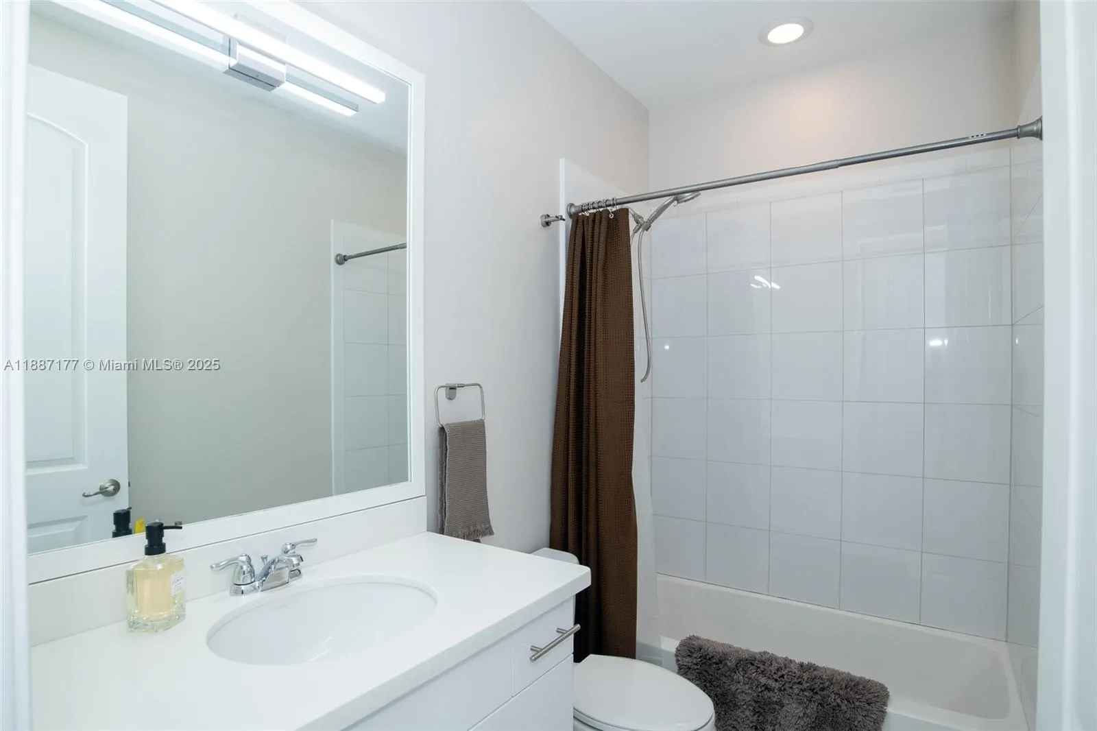 2900 NE 12th Ter, #14