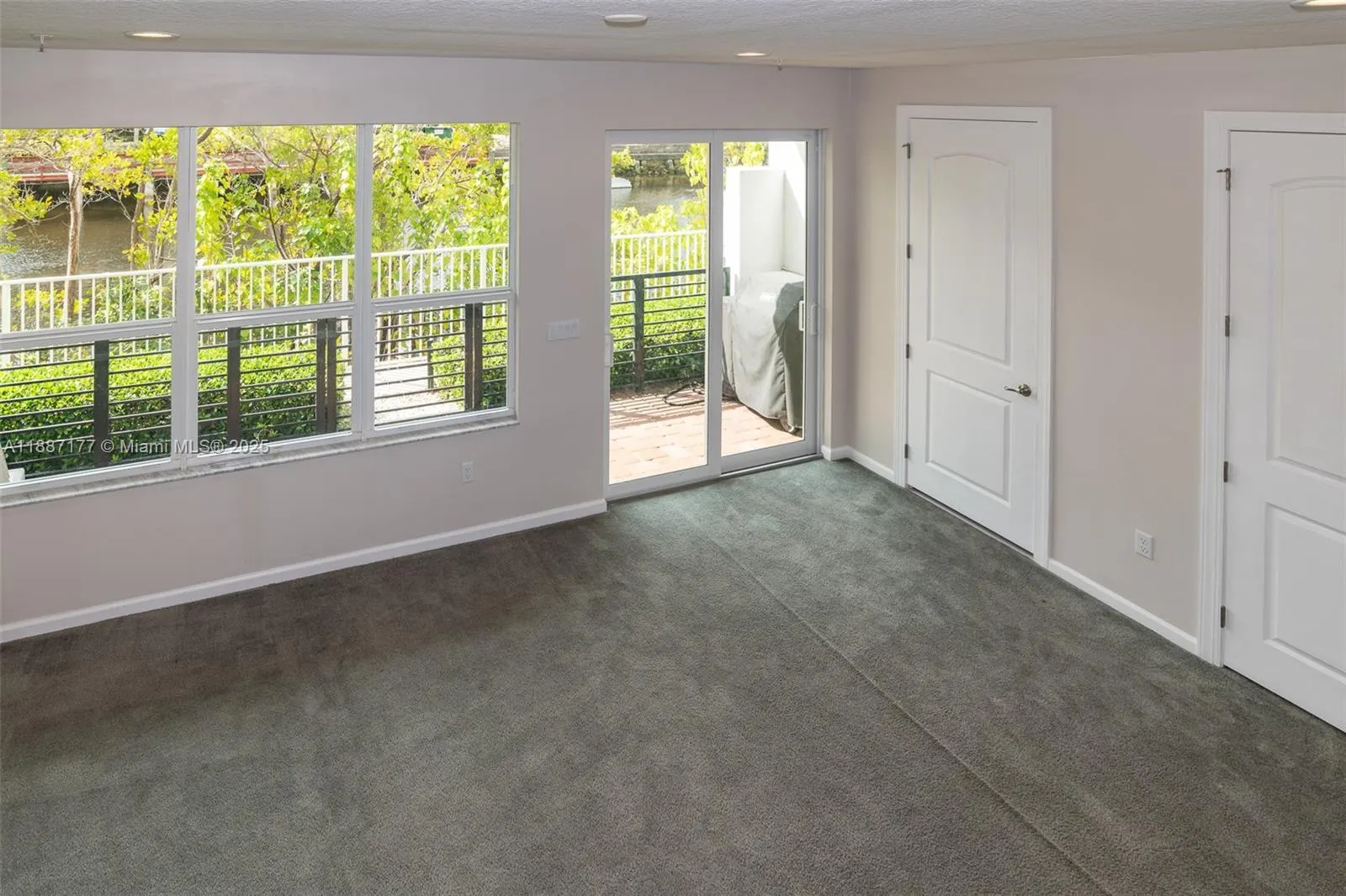 2900 NE 12th Ter, #14