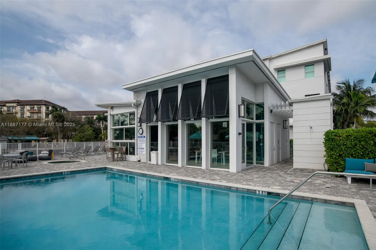 2900 NE 12th Ter, #14