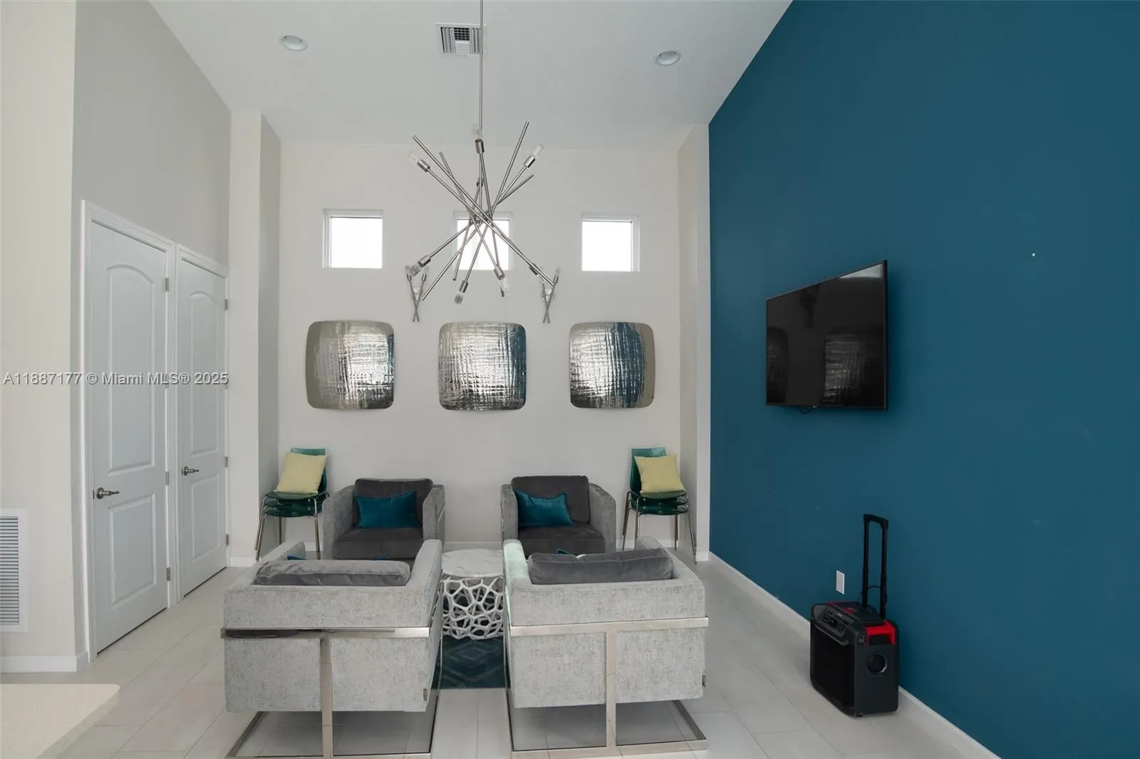 2900 NE 12th Ter, #14