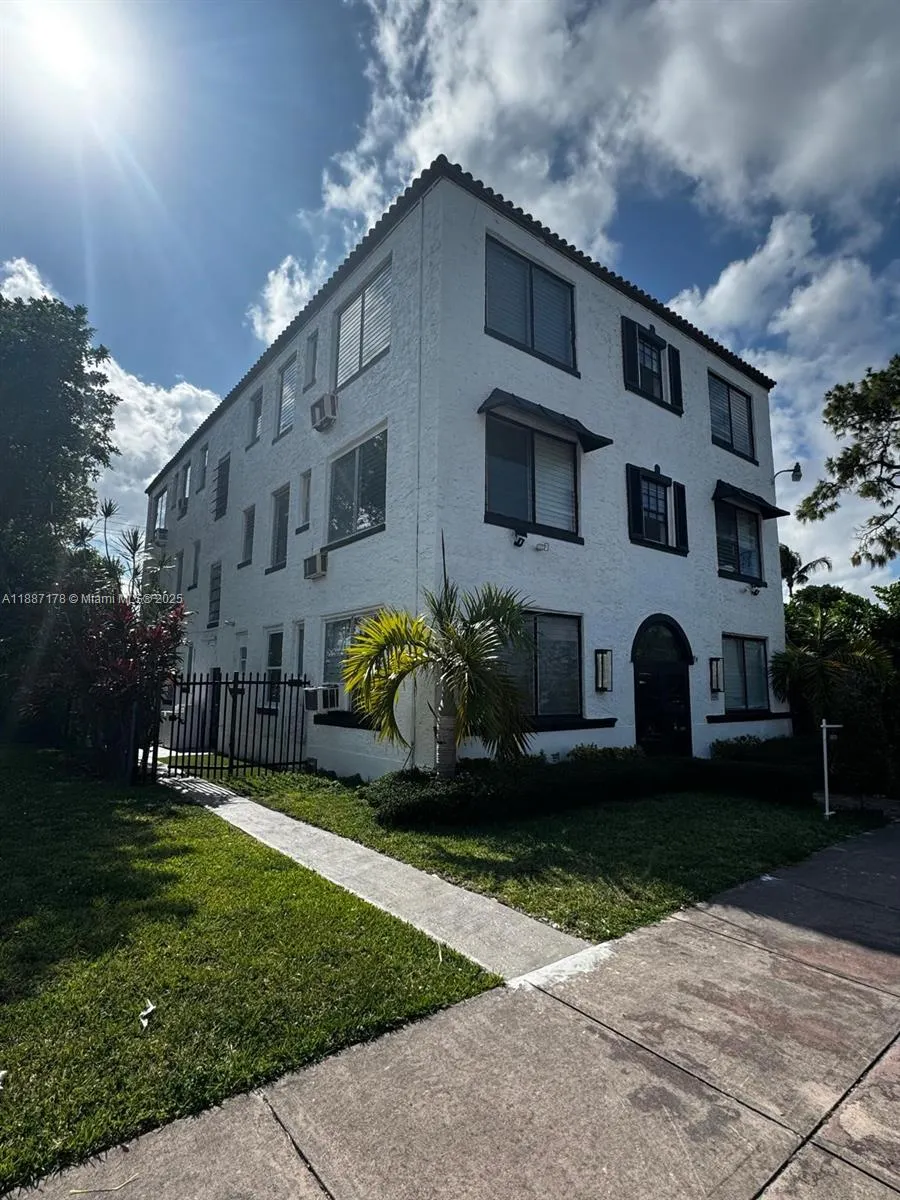 444 Ponce De Leon Blvd