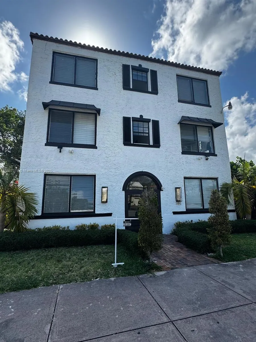 444 Ponce De Leon Blvd