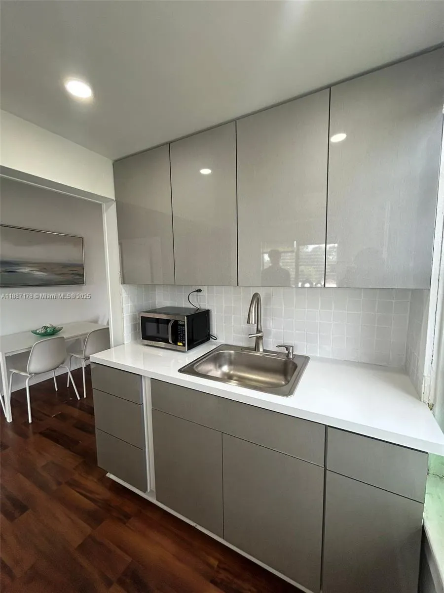 444 Ponce De Leon Blvd