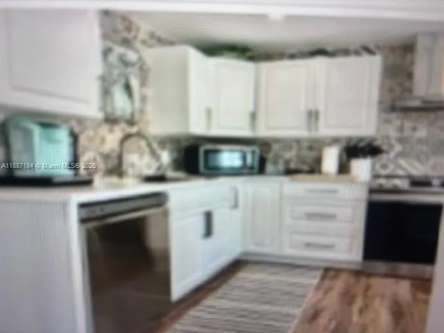 4477 Sandpine Cir