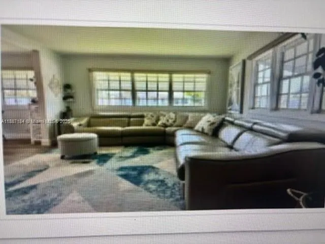 4477 Sandpine Cir
