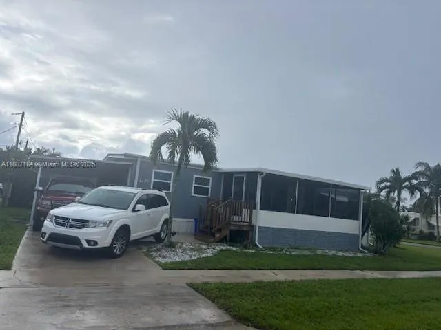 4477 Sandpine Cir