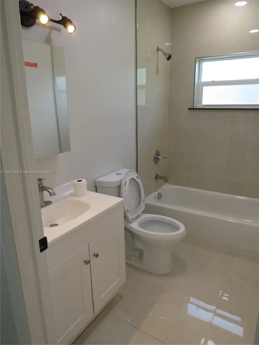 1671 SW 44th Ter, #2