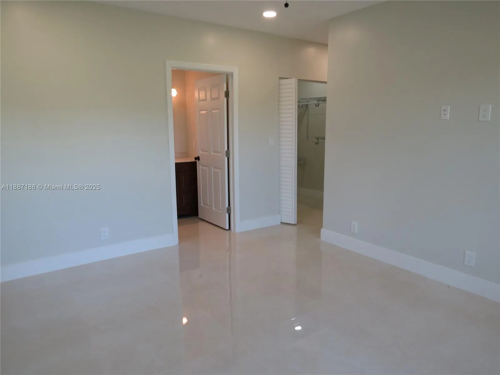 1671 SW 44th Ter, #2