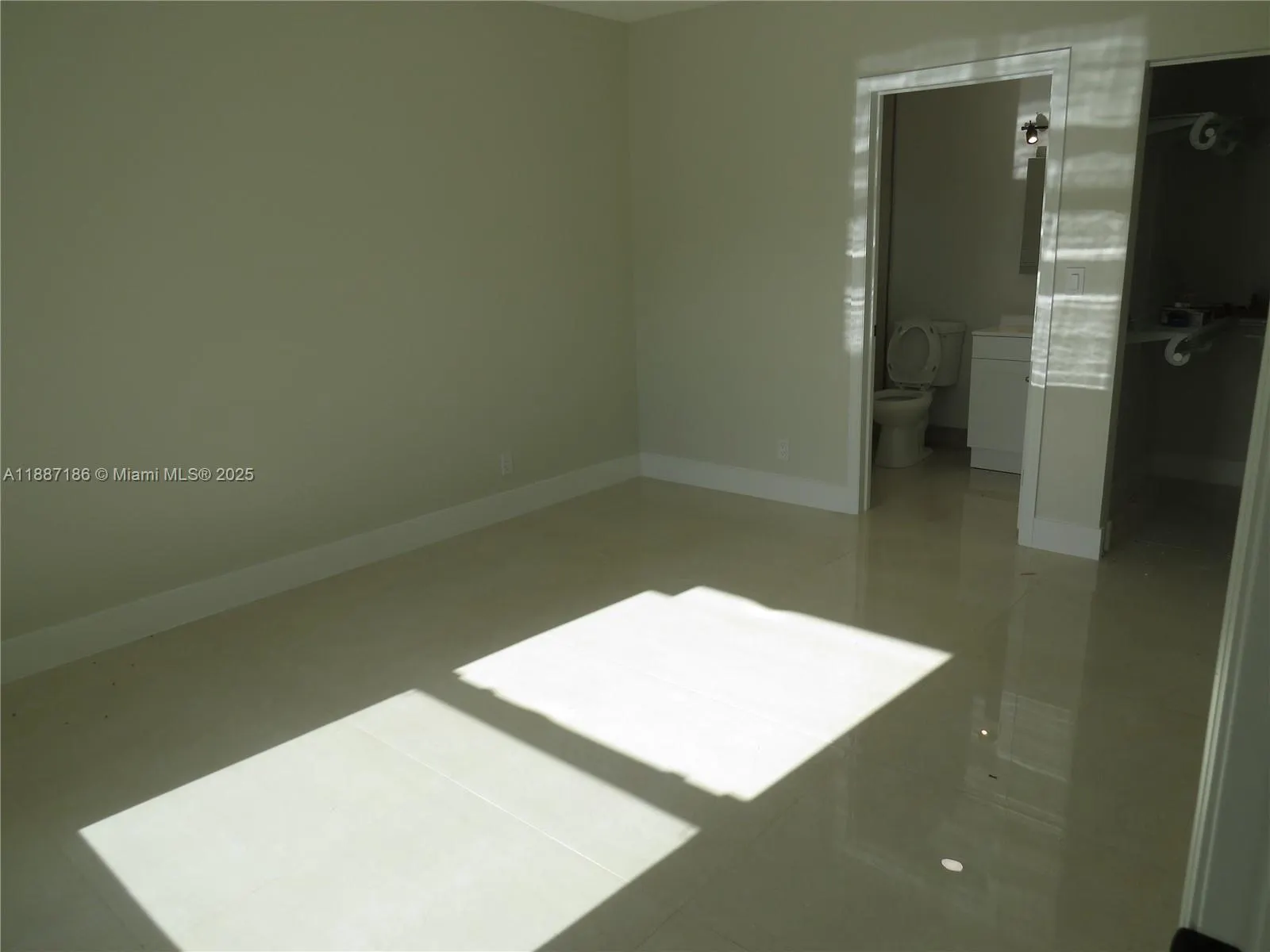 1671 SW 44th Ter, #2
