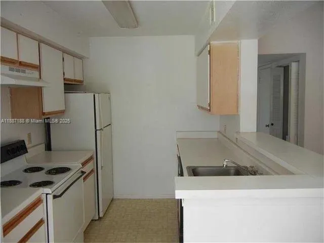 2405 NW 33rd St, #1214