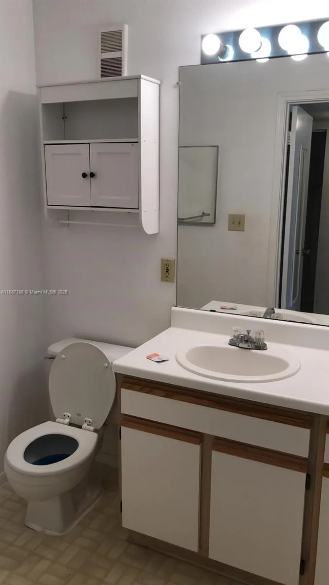 2405 NW 33rd St, #1214