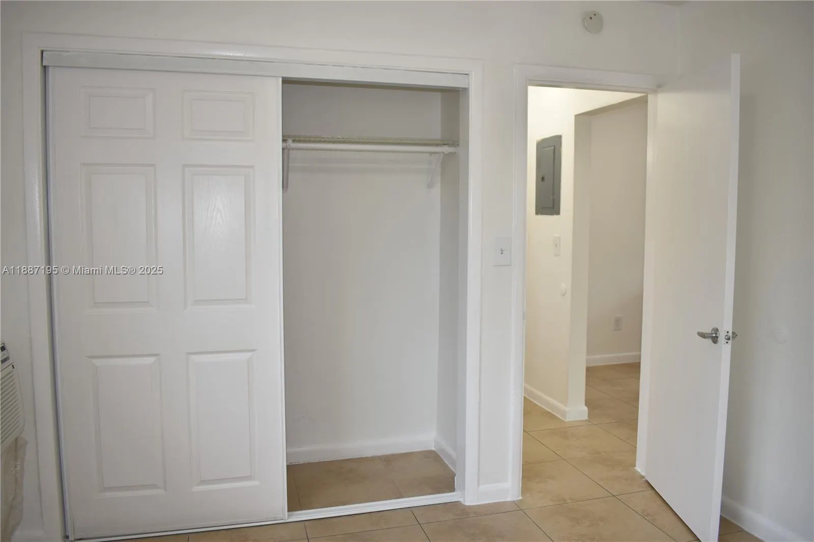 932 Moffett St, #7