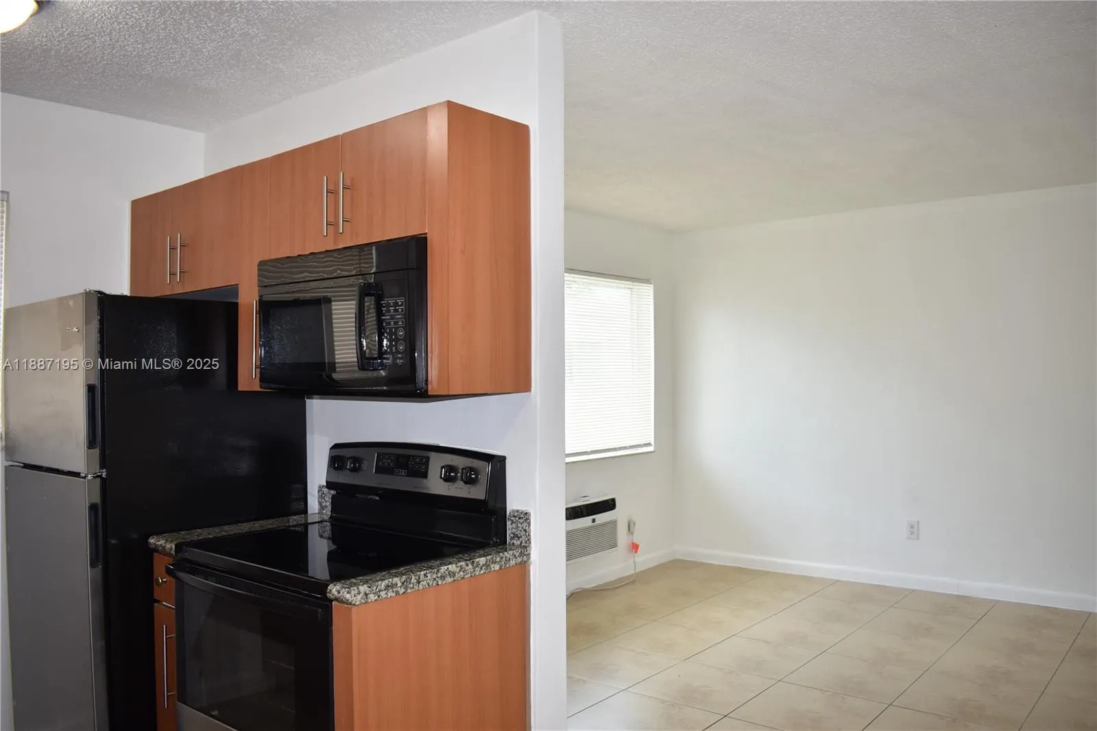 932 Moffett St, #7