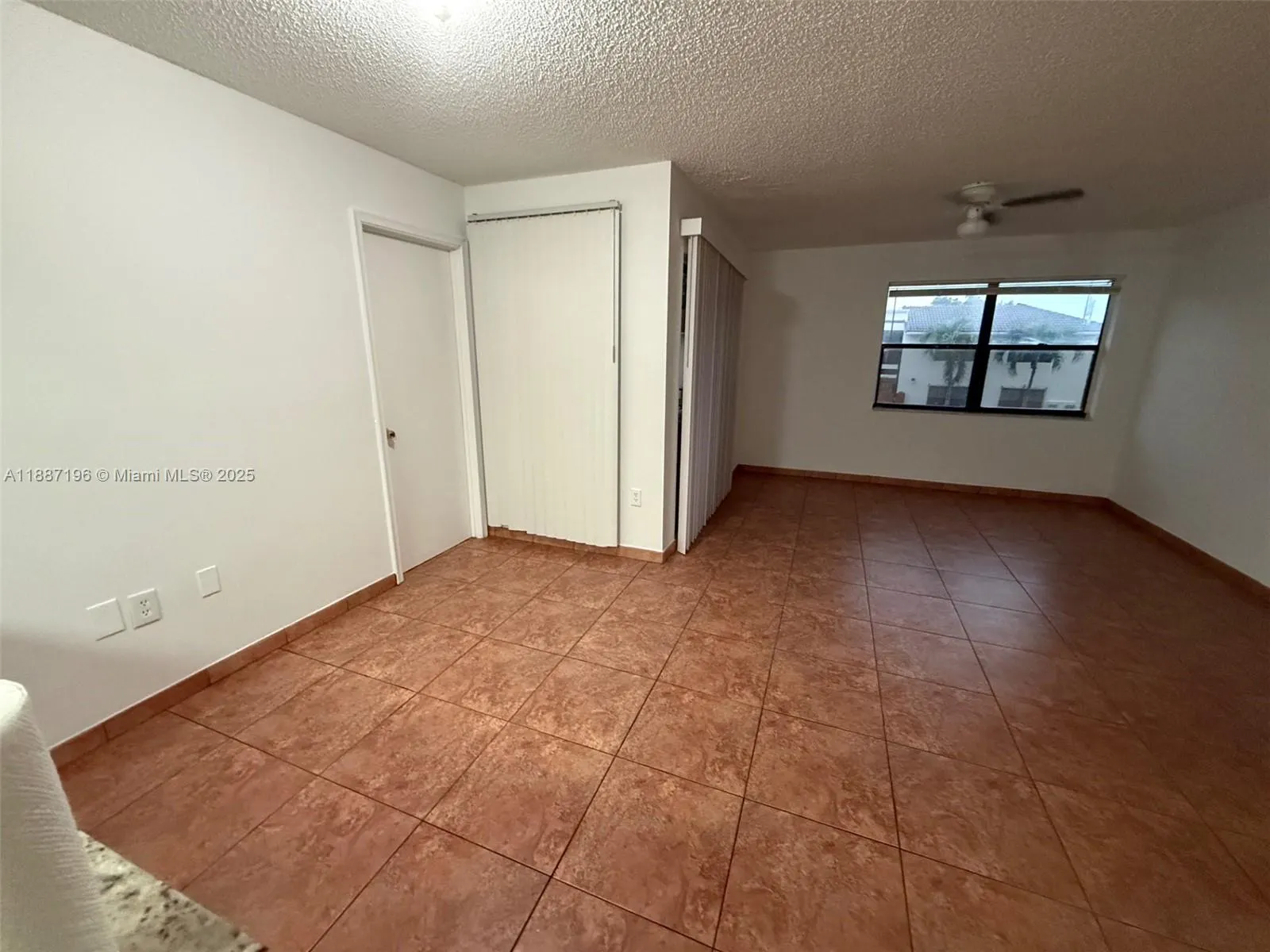 10843 NW 7th St, #14-23
