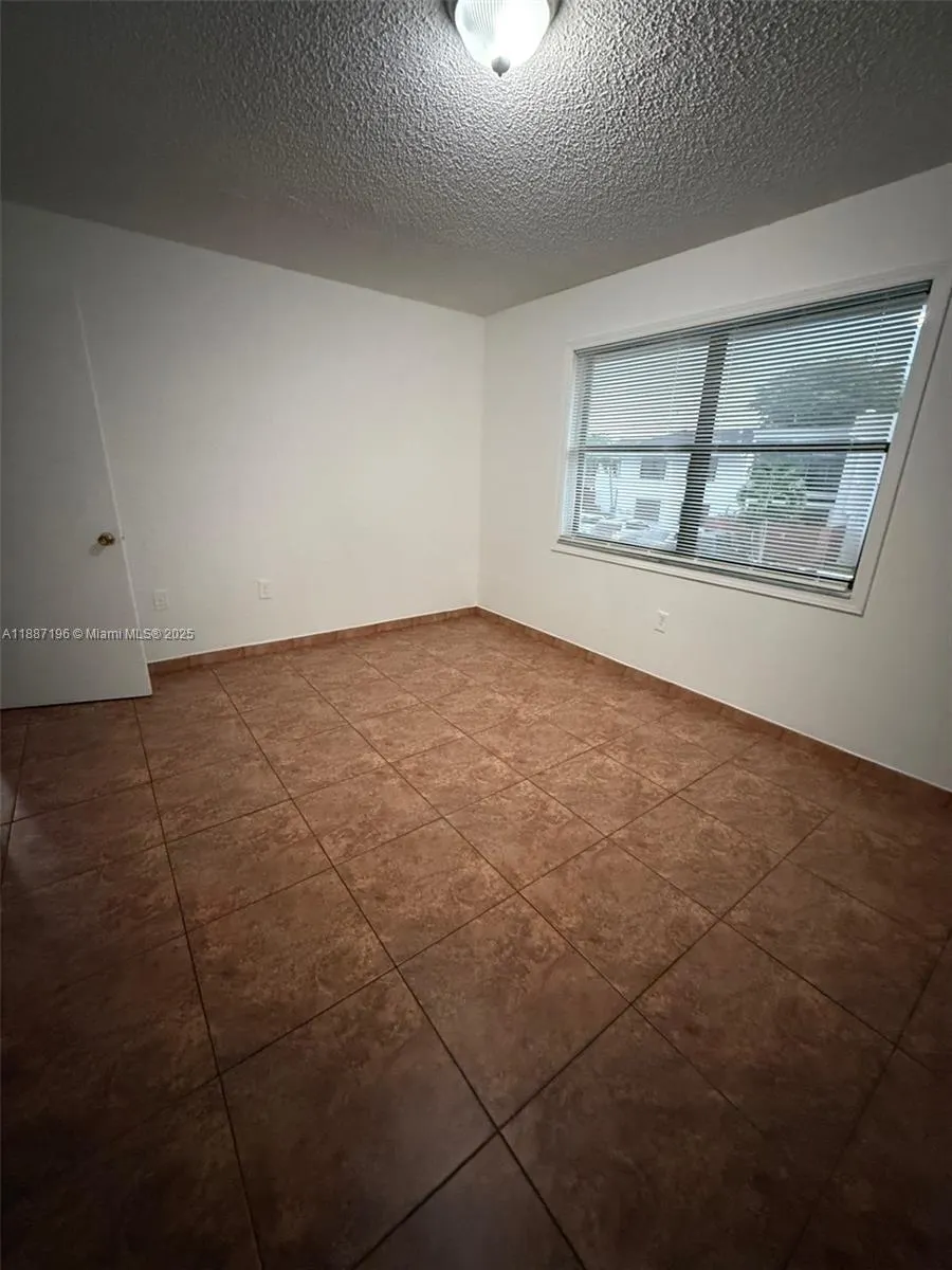 10843 NW 7th St, #14-23