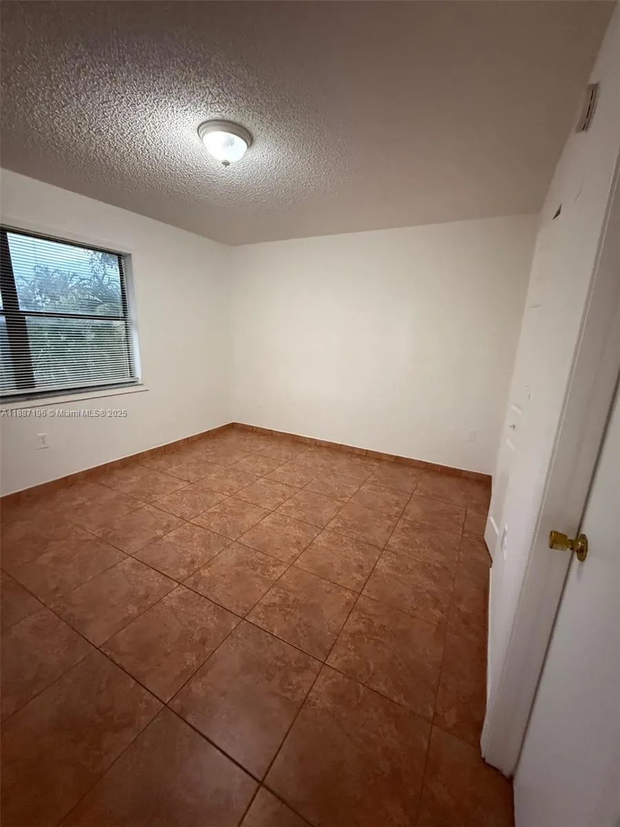 10843 NW 7th St, #14-23