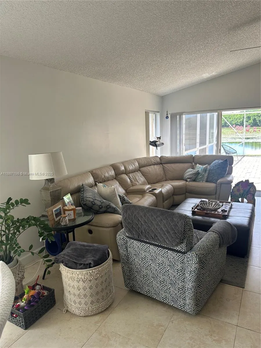1669 Salerno Cir