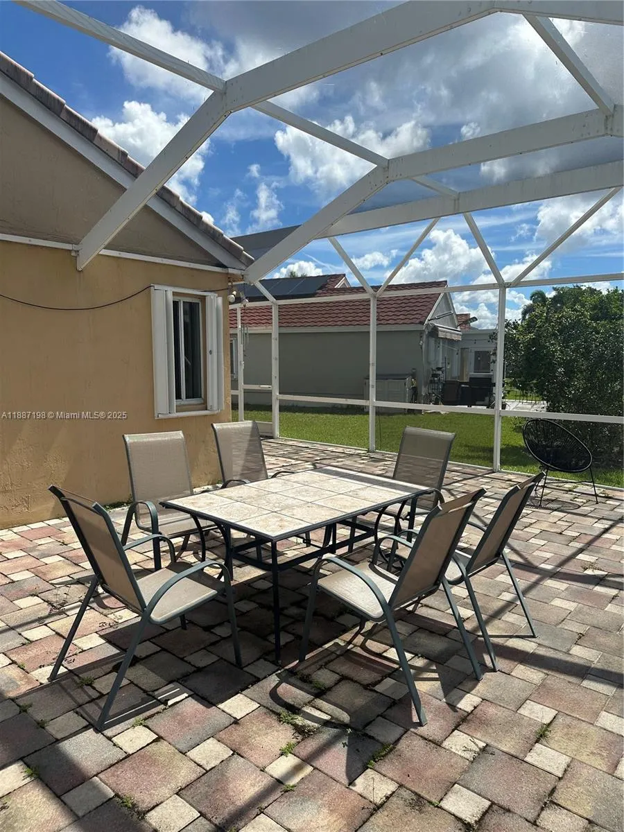 1669 Salerno Cir