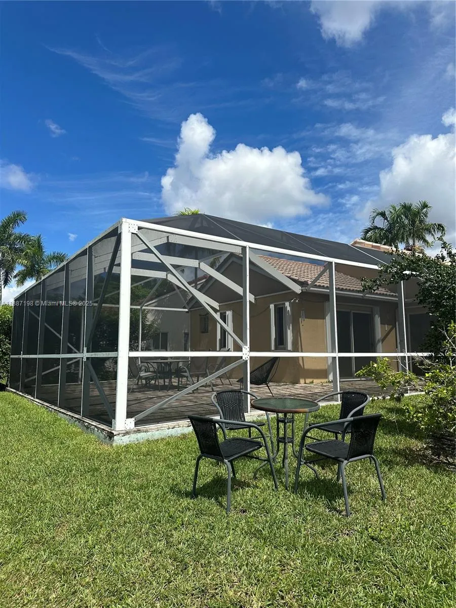 1669 Salerno Cir