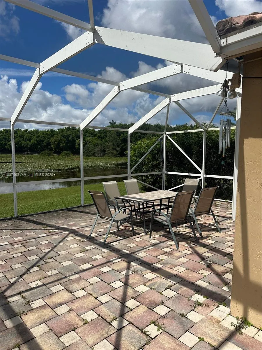 1669 Salerno Cir