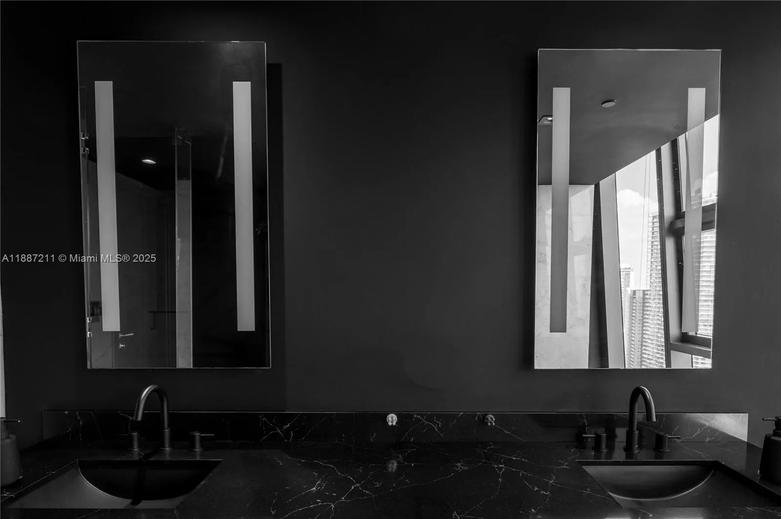 1451 Brickell Ave, #3903