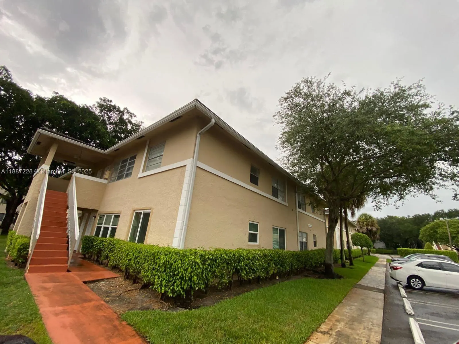 10194 Twin Lakes Dr, #14-A
