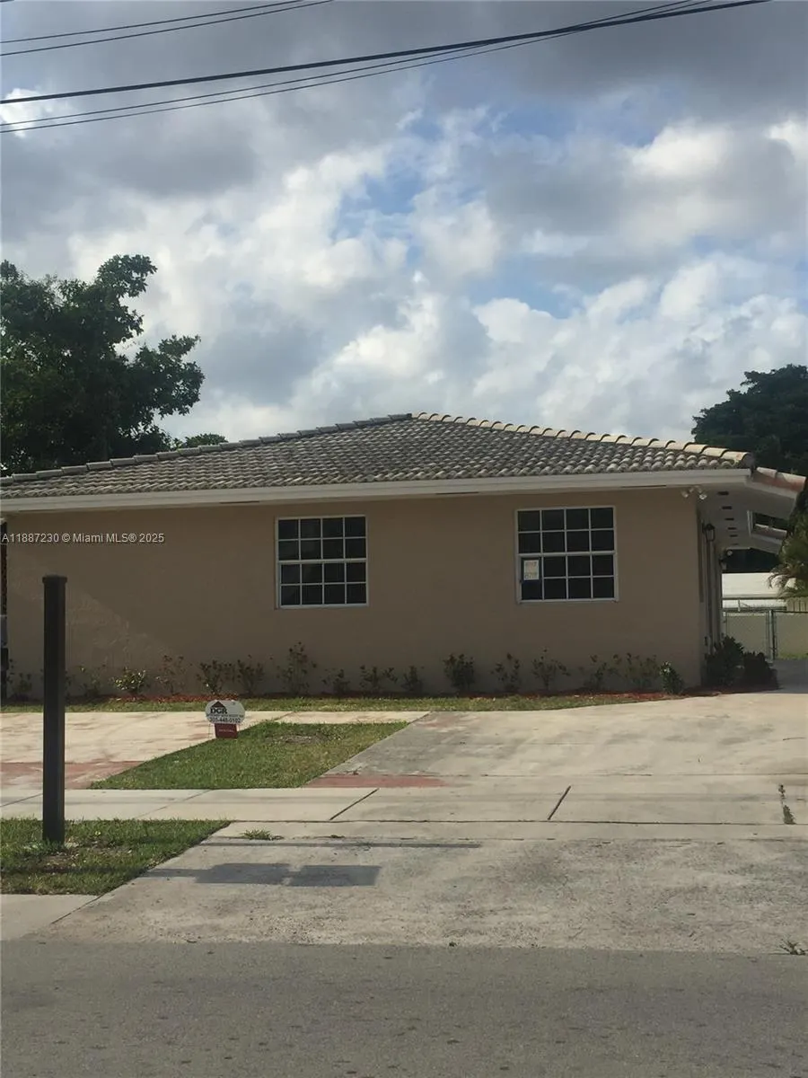 8719 SW 38th St, #REAR