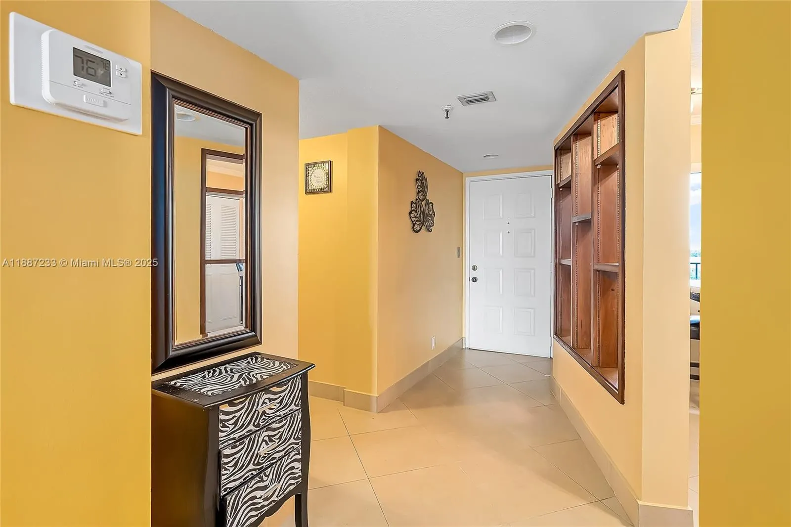 2200 S Cypress Bend Dr, #804