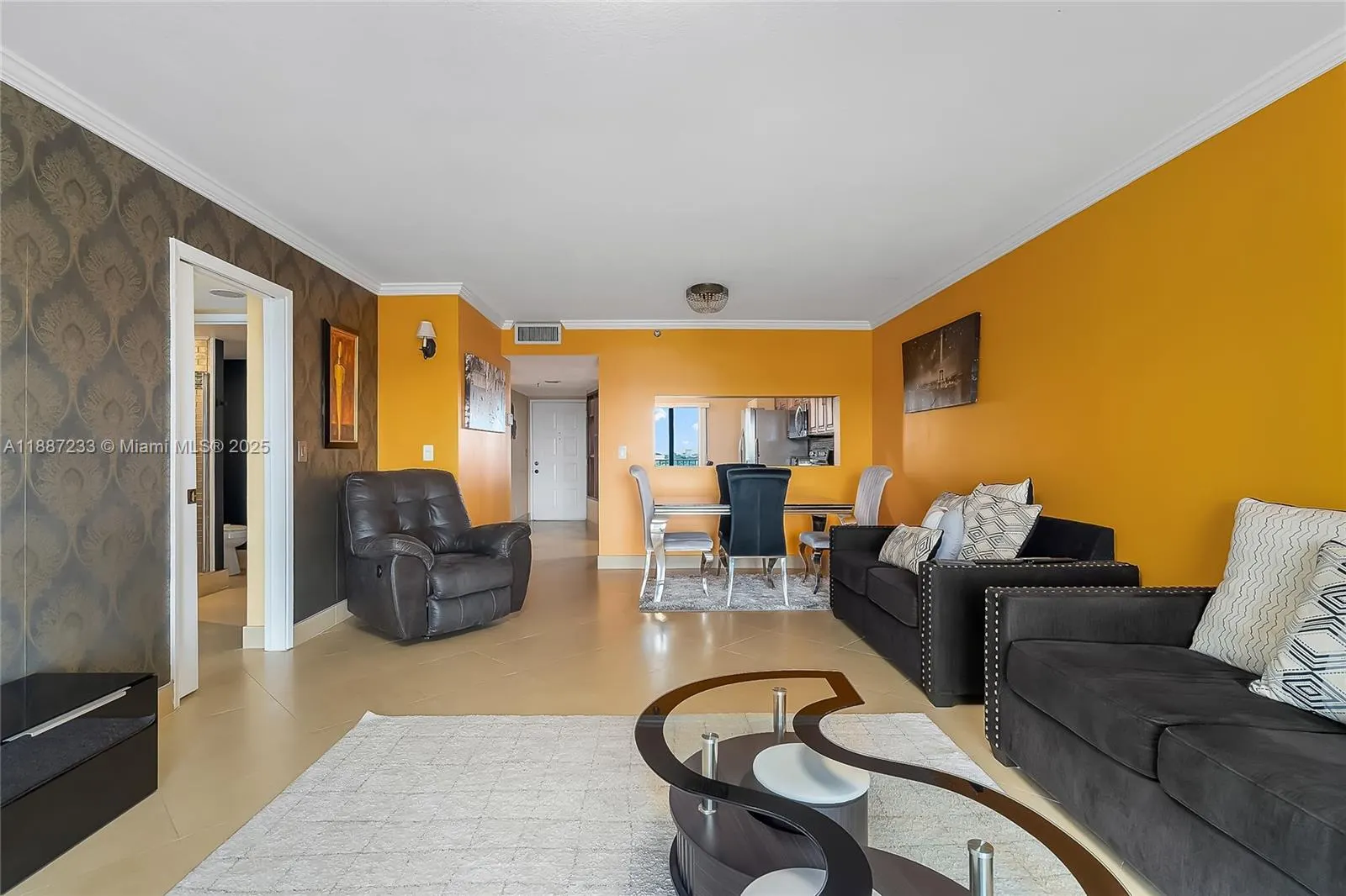 2200 S Cypress Bend Dr, #804