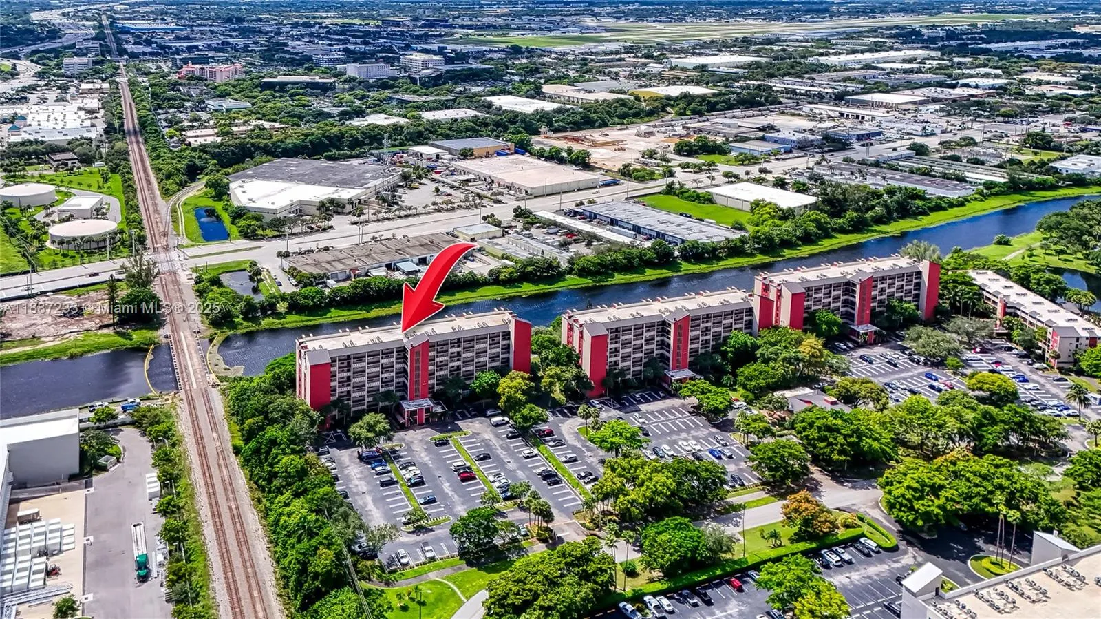 2200 S Cypress Bend Dr, #804