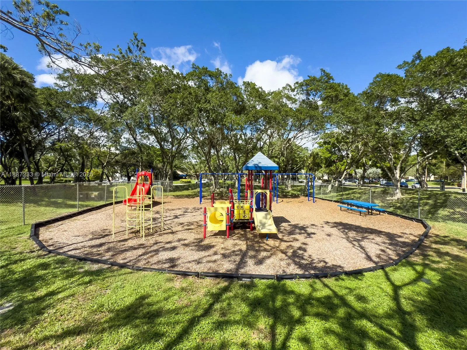 2200 S Cypress Bend Dr, #804