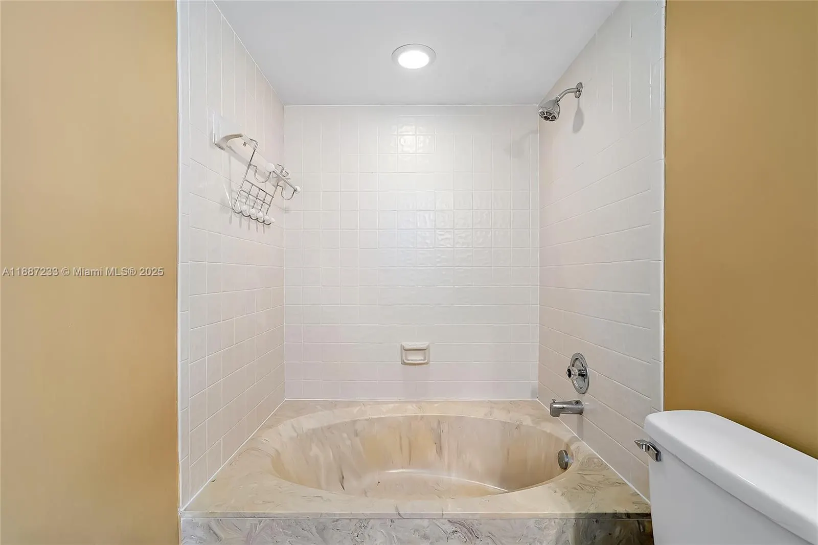 2200 S Cypress Bend Dr, #804