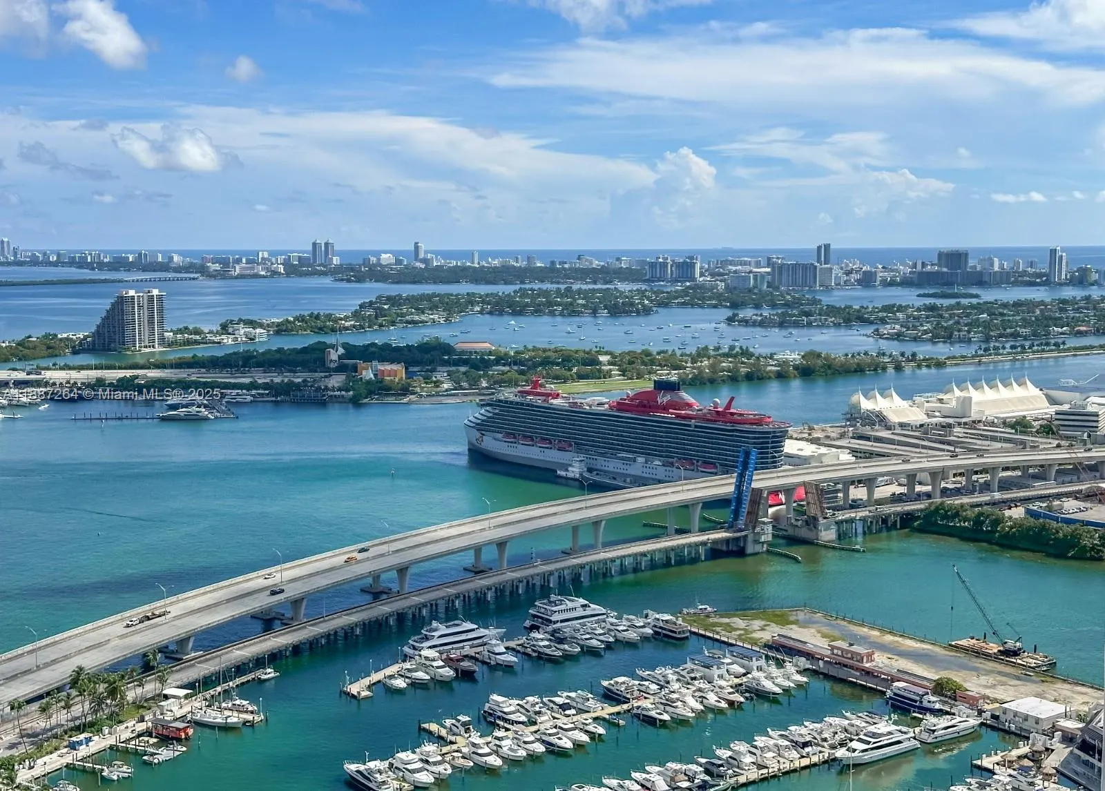 244 Biscayne Blvd, #4404