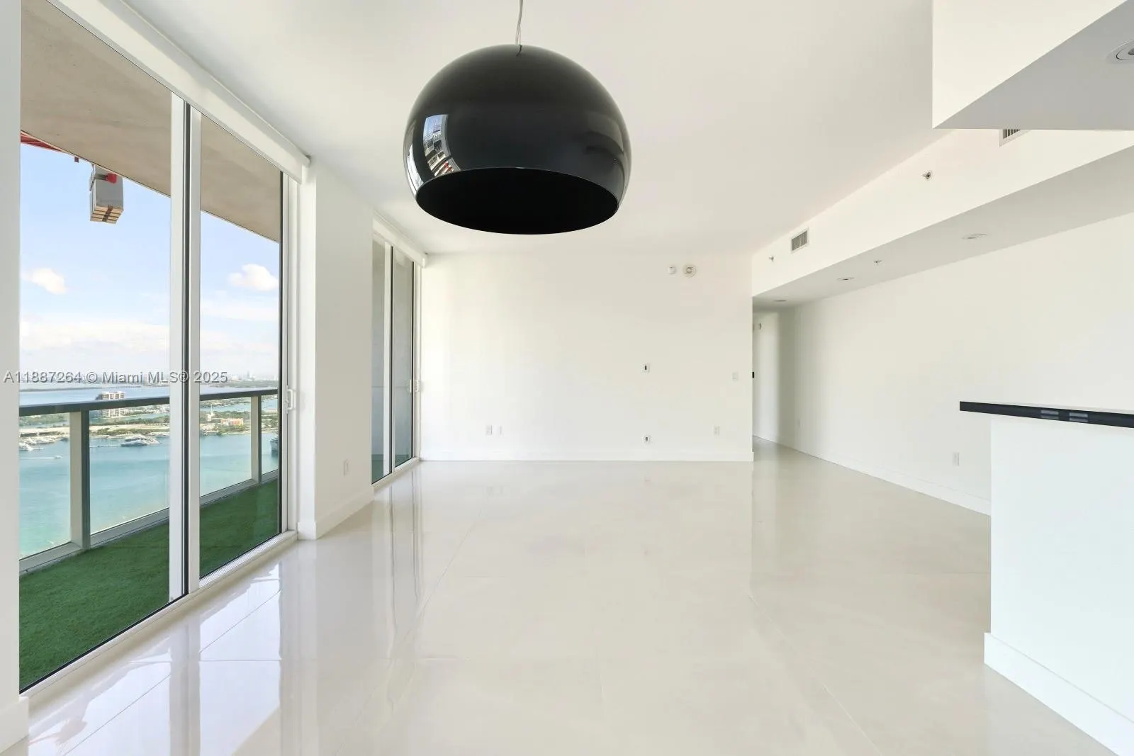 244 Biscayne Blvd, #4404