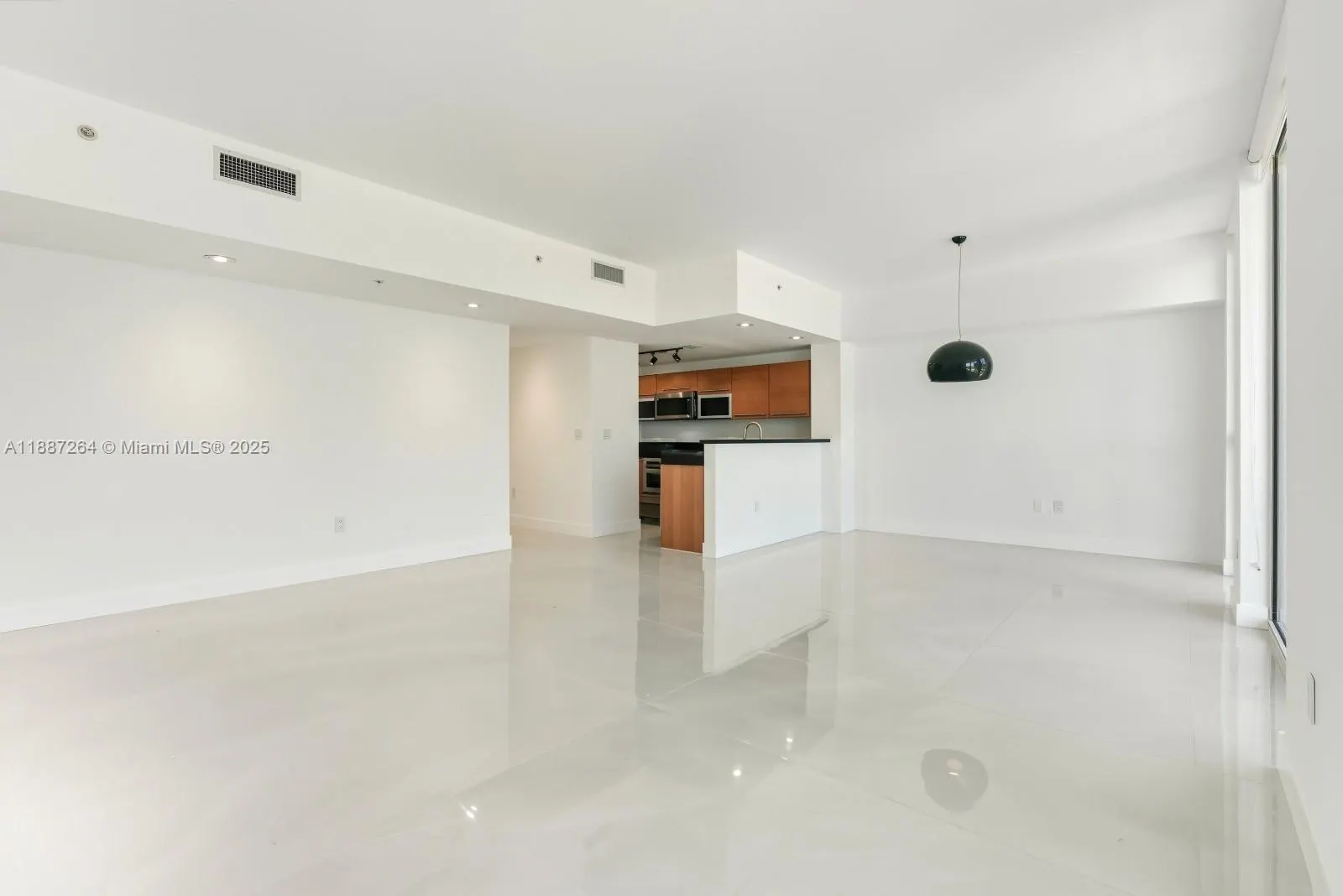 244 Biscayne Blvd, #4404