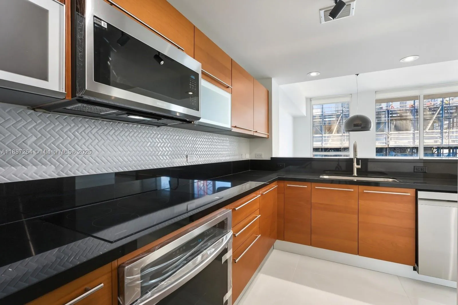 244 Biscayne Blvd, #4404