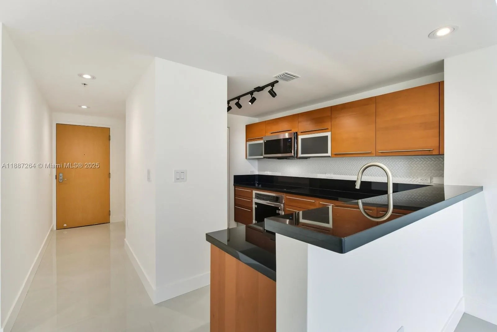244 Biscayne Blvd, #4404